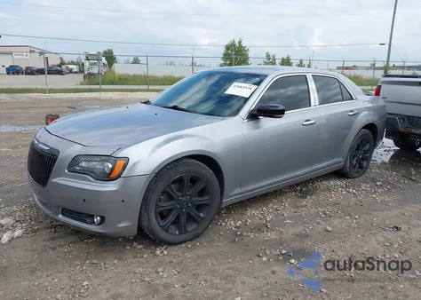 2013 Chrysler 300 S из США, поврежденный, VIN 2C3CCAGT2DH590430